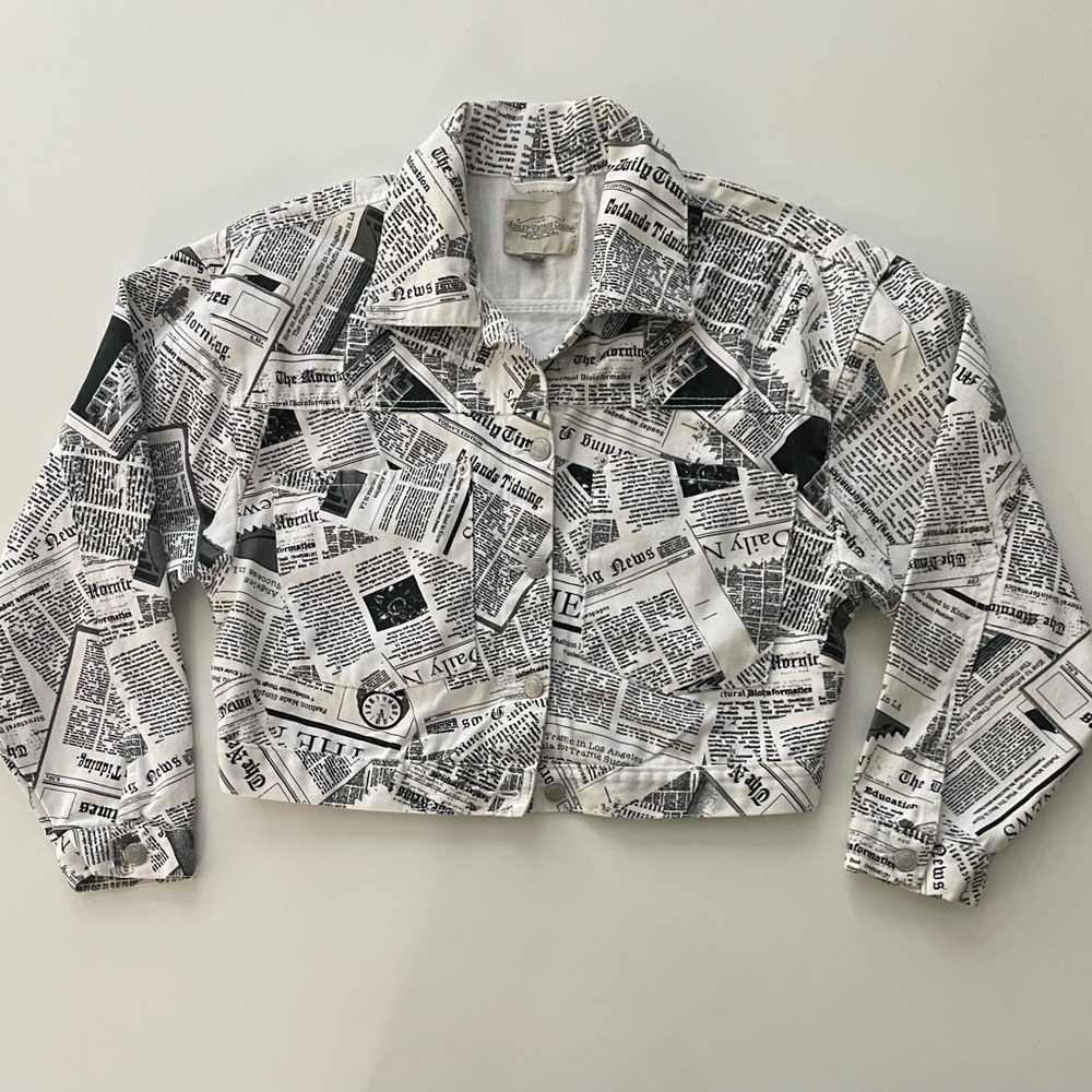 Ashley Vintage Charm Newspaper Print Women's Jacket. Size M | EUC